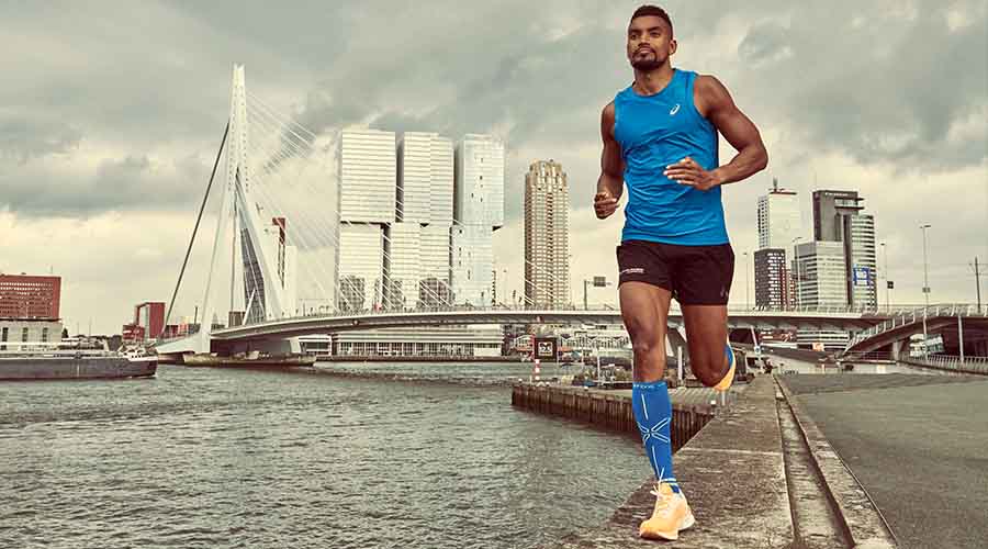 hardloper met beste compressiekousen